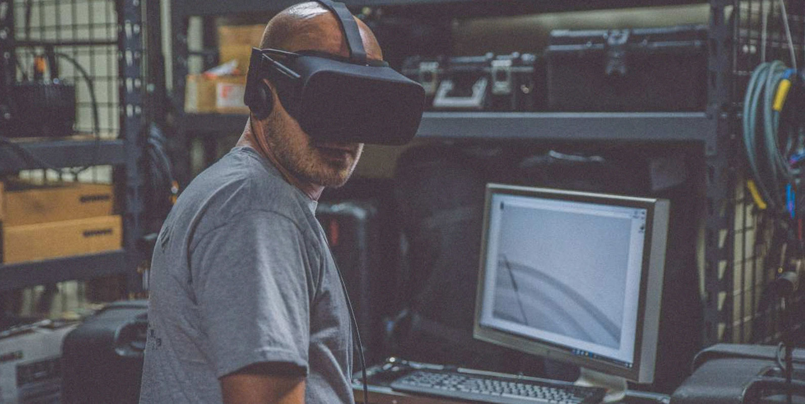 Carreira no Metaverso - As profissões do futuro  Muito se tem falado sobre  Realidade Virtual e o Metaverso, mas que profissões será que já existem  neste mundo? E o que está