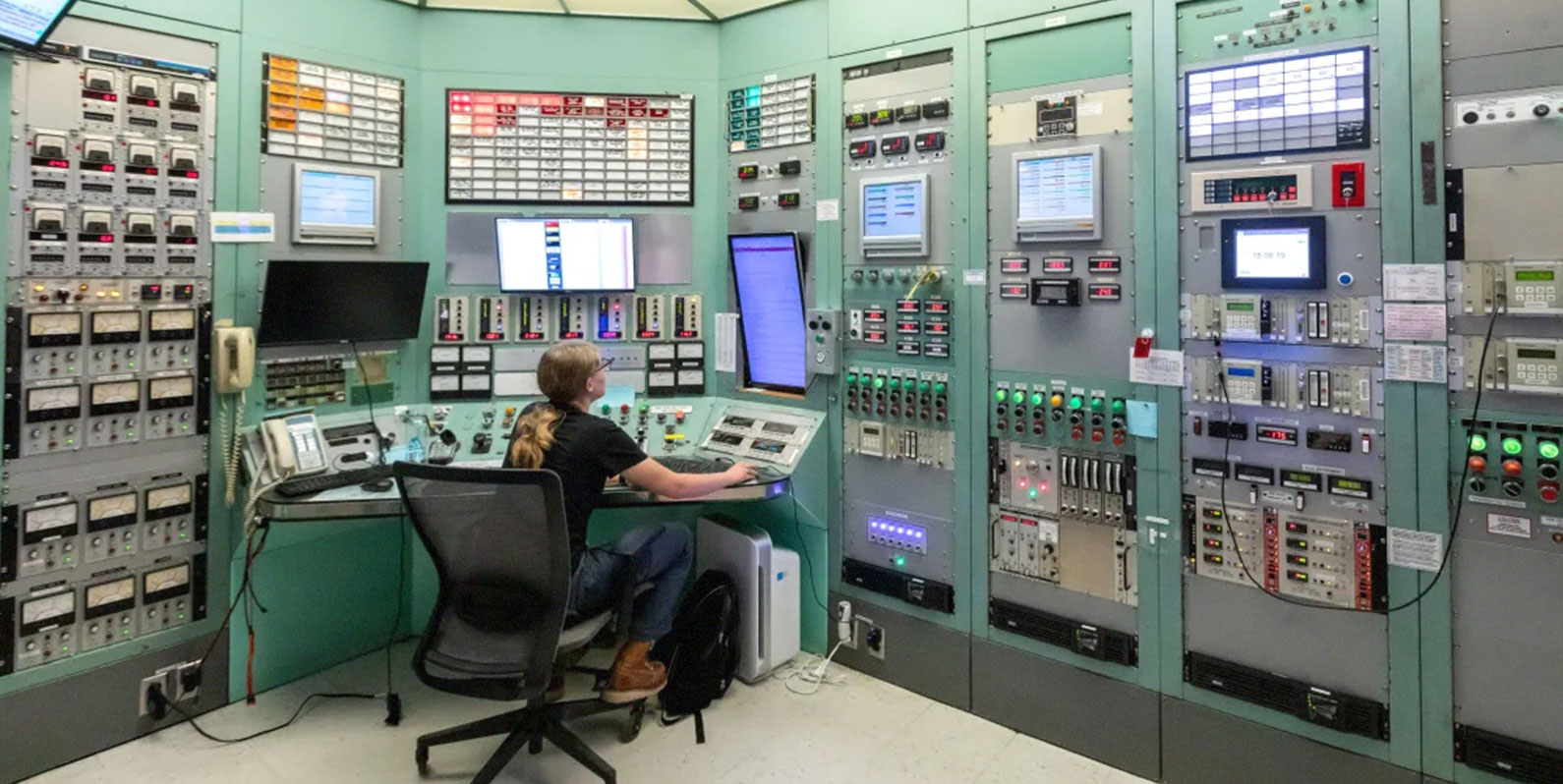 Por dentro do laboratório de reatores nucleares do MIT