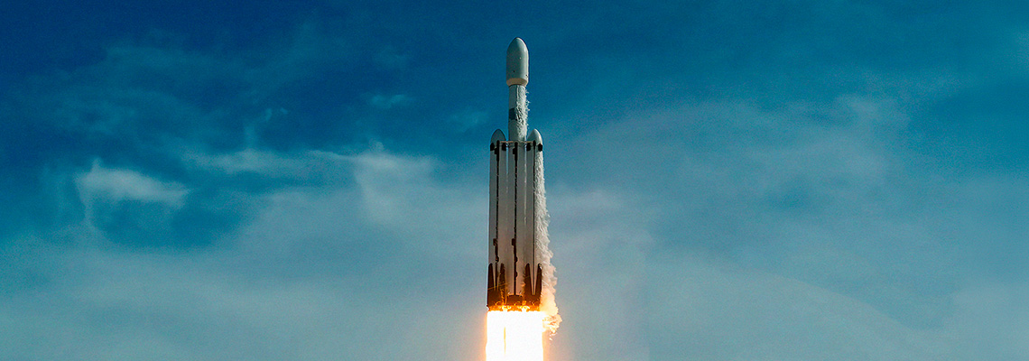 Com o pé quase na Lua novamente